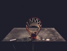 Rookie重要时刻领先优势明显，皇家马德里带队取胜！观众掌声雷动